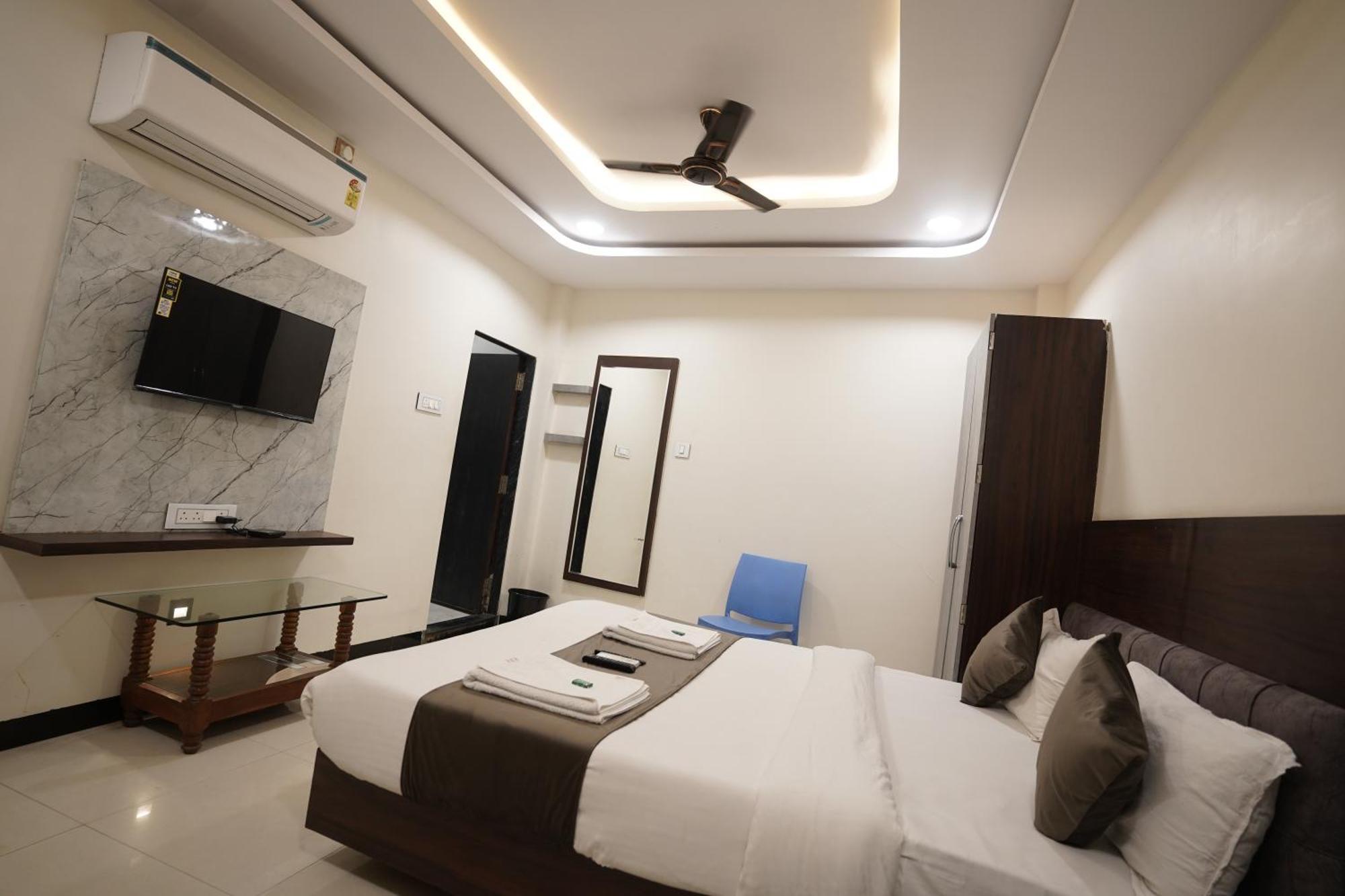 Hotel Dev Kripa Ujjain Exterior photo