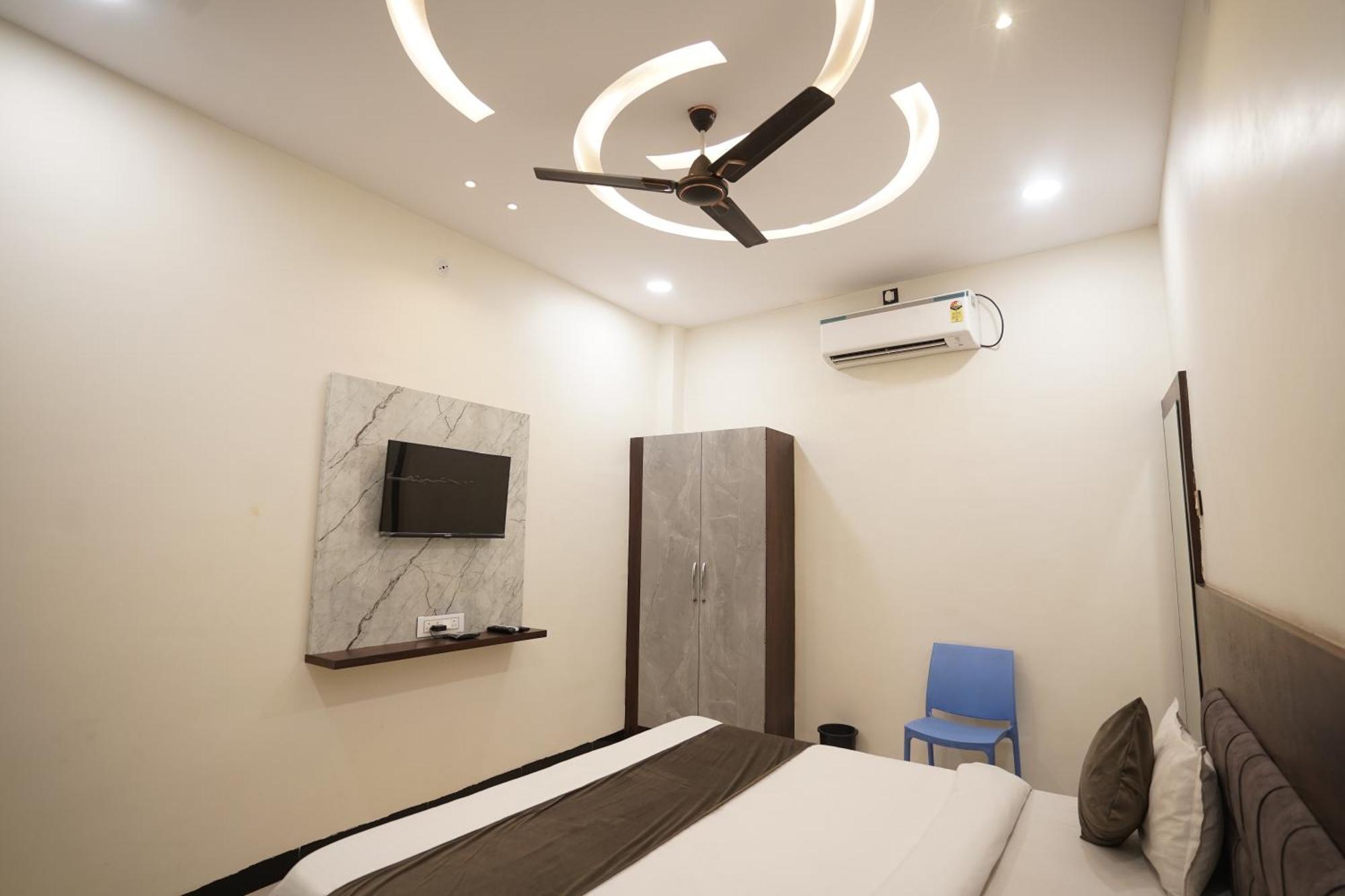 Hotel Dev Kripa Ujjain Exterior photo