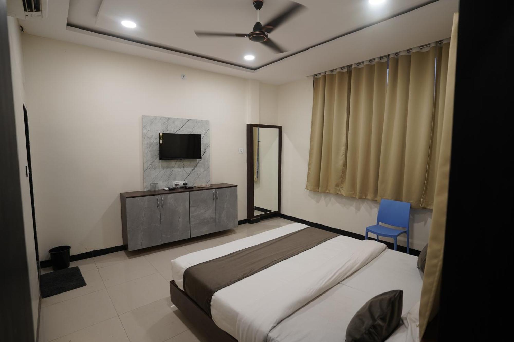 Hotel Dev Kripa Ujjain Exterior photo